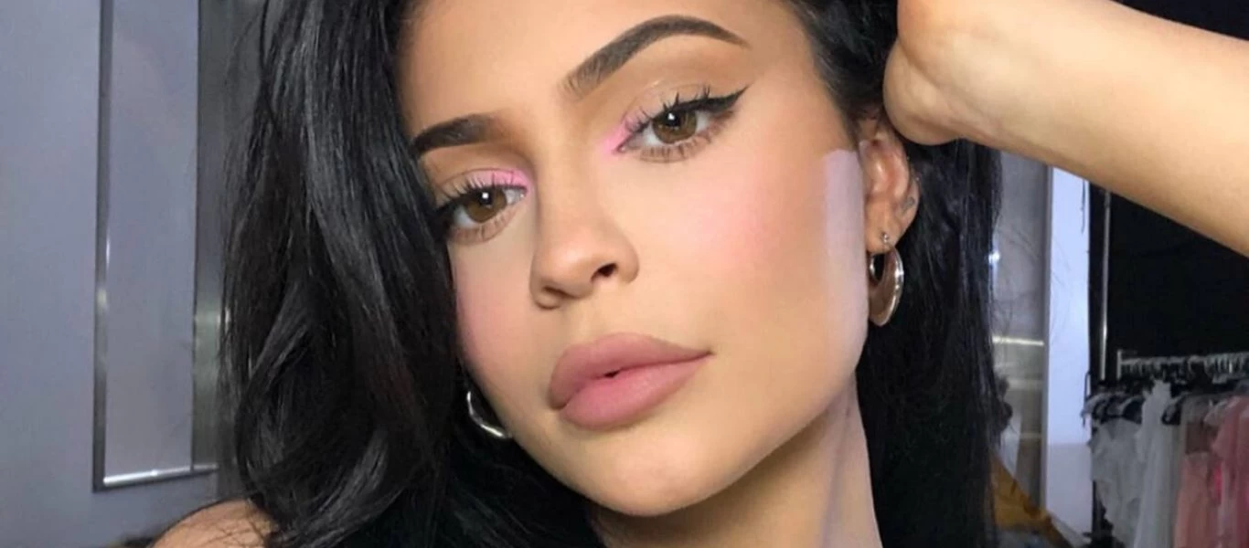 Η Kylie Jenner «αναστατώνει» με την τελευταία της σeξι φωτογράφιση για το 2019 (φώτο)